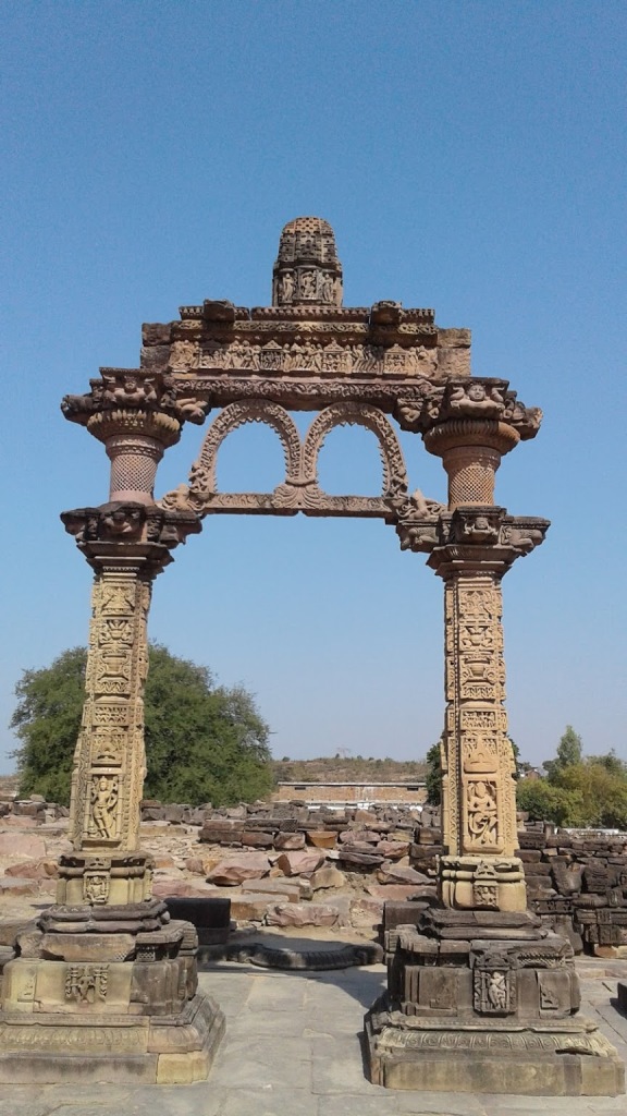 Gyaraspur Hindola Torana Temple – Madhya Pradesh