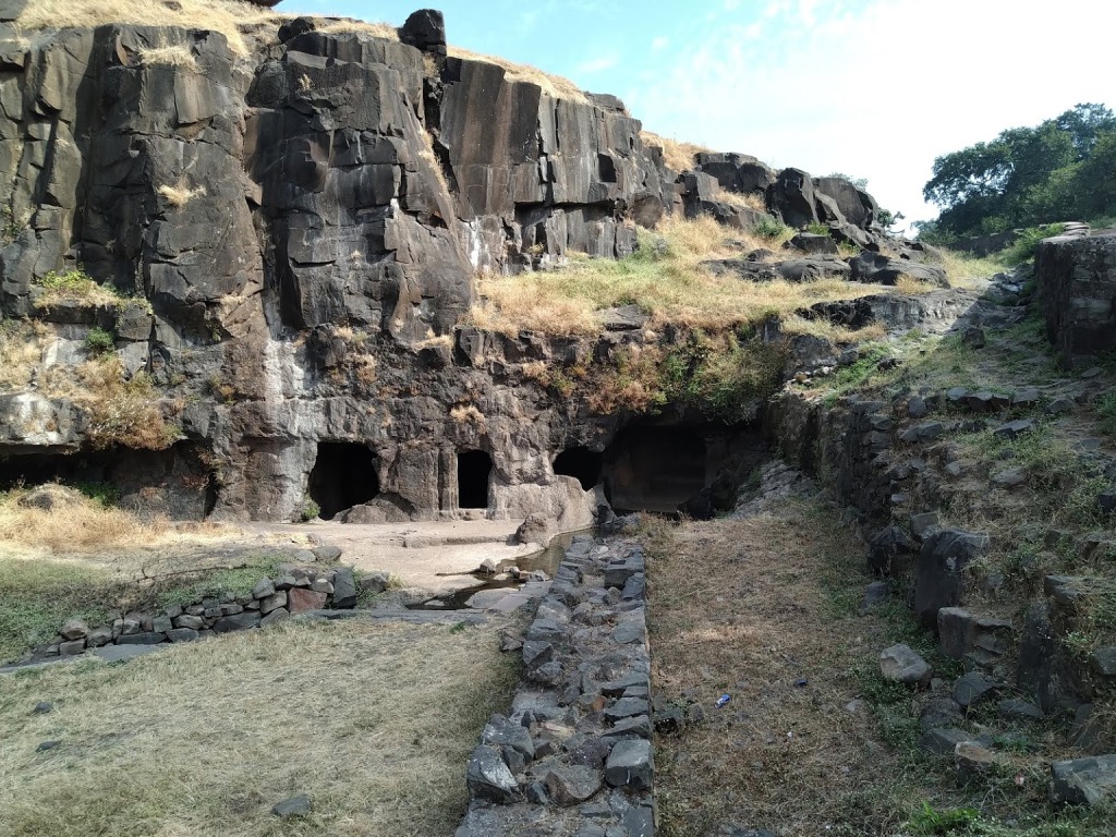 Mandu Lohani Cave – Madhya Pradesh