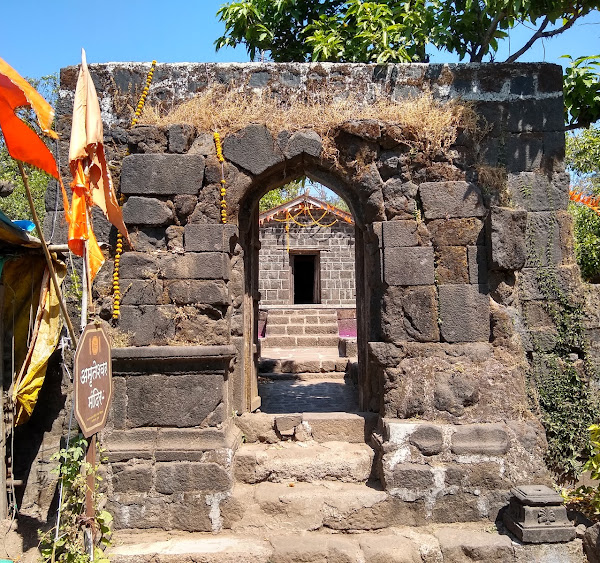 Sinhagad  Amruteshwar Temple, Maharashtra