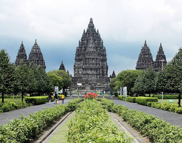 Prambanan Trimurti Temples Complex ,Indonesia – Light up Temples