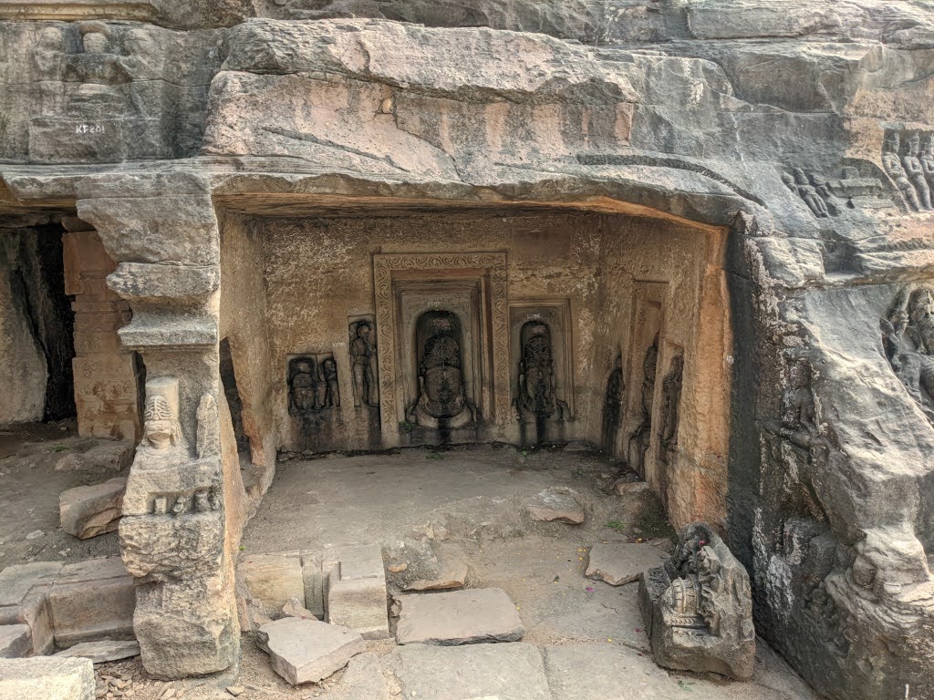 கலிஞ்சர் நீலகண்ட கோயில், மத்தியப் பிரதேசம்