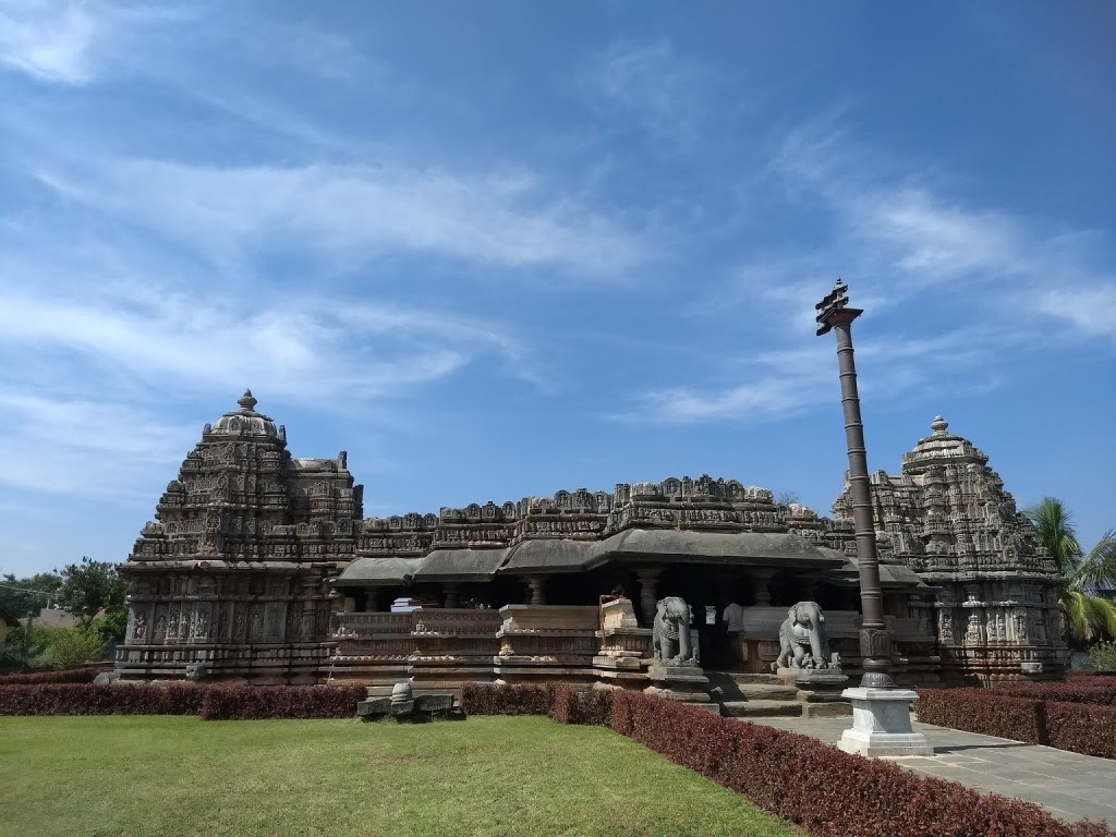 பெலவாடி வீர நாராயணன் கோயில், கர்நாடகா