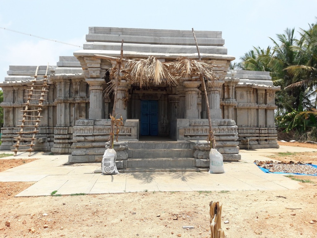 அனேகண்ணம்பாடி லக்ஷ்மி நரசிம்ம சுவாமி கோவில், கர்நாடகா