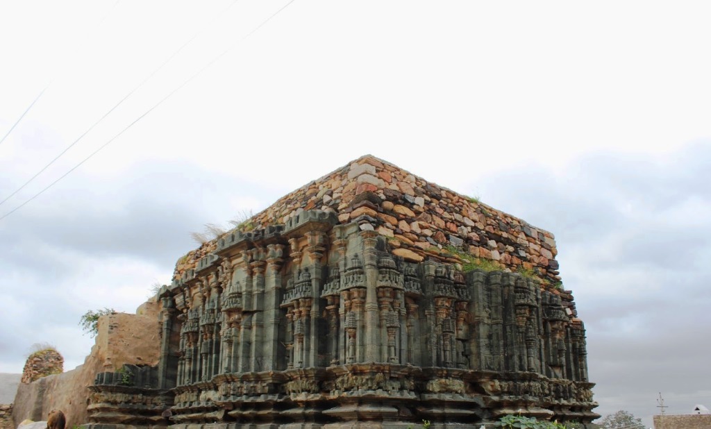 Lakkundi Neelakantha Temple – Karnataka