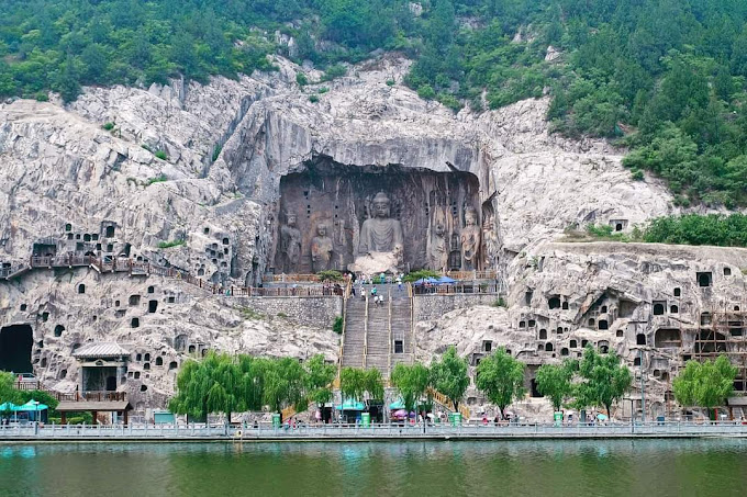 Longmen Grottoes (Longmen Caves), China