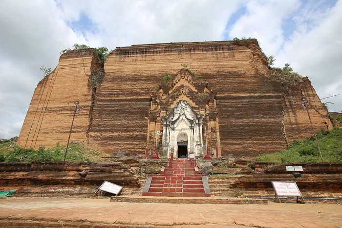 Mingun Pahtodawgyi Buddhist Stupa, Myanmar (Burma)