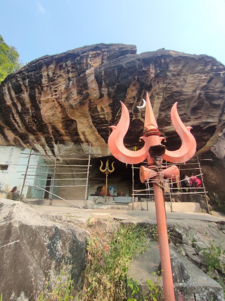 சல்பார்டி குகை கோயில், மத்திய பிரதேசம்