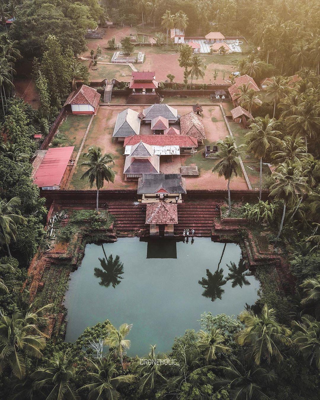 Kanhangad Sri Madiyan Koolom Temple- Kerala - lightuptemples