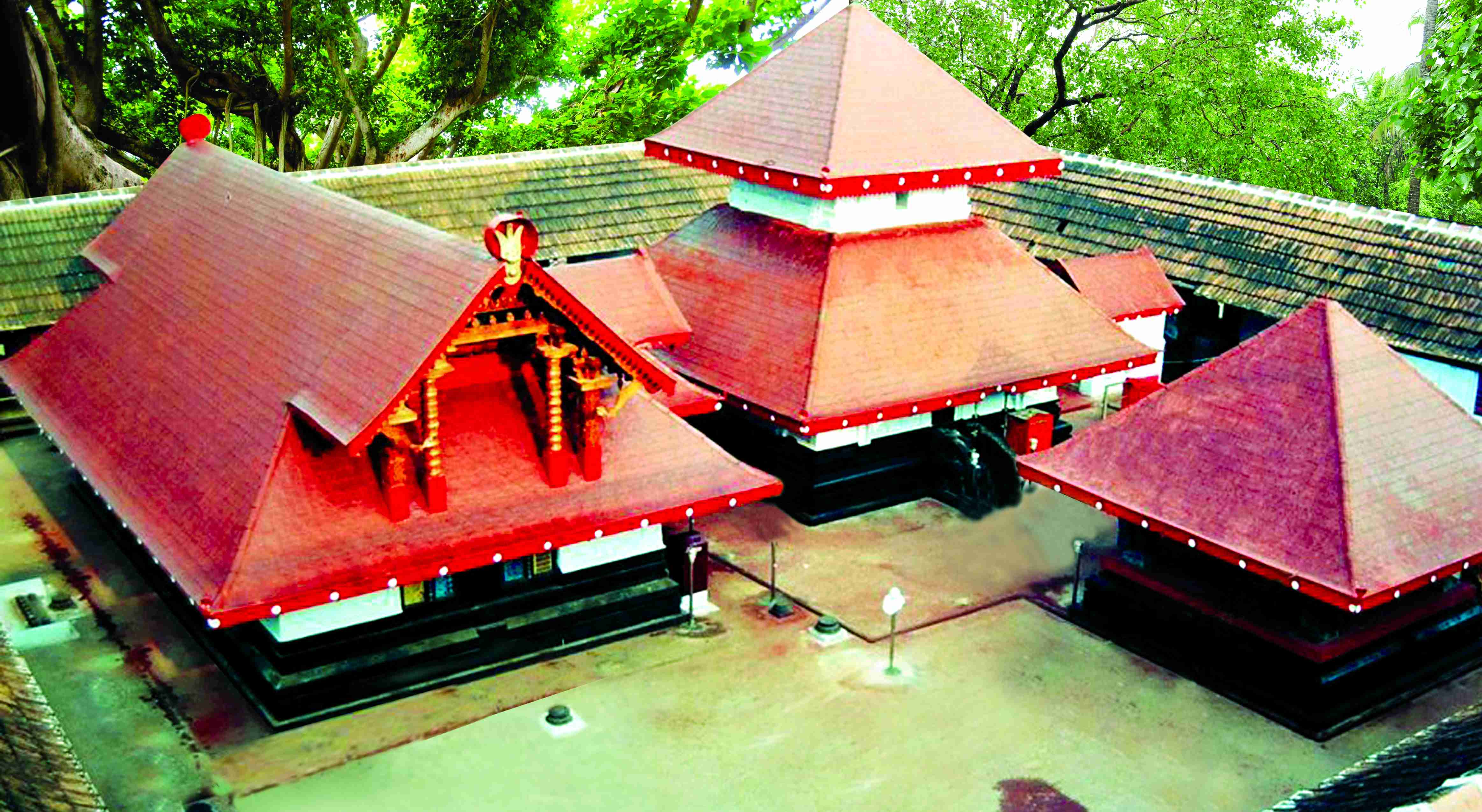 Kozhikode Pisharikavu Durga devi Temple , Kerala - lightuptemples