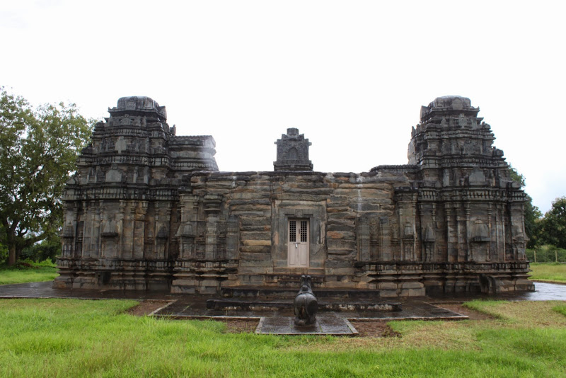 பந்தலிகே திரிமூர்த்திநாராயணன் கோயில், கர்நாடகா