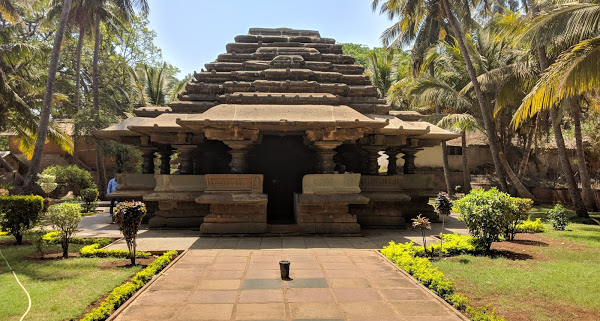 Kamal Basti Jain Temple, Karnataka