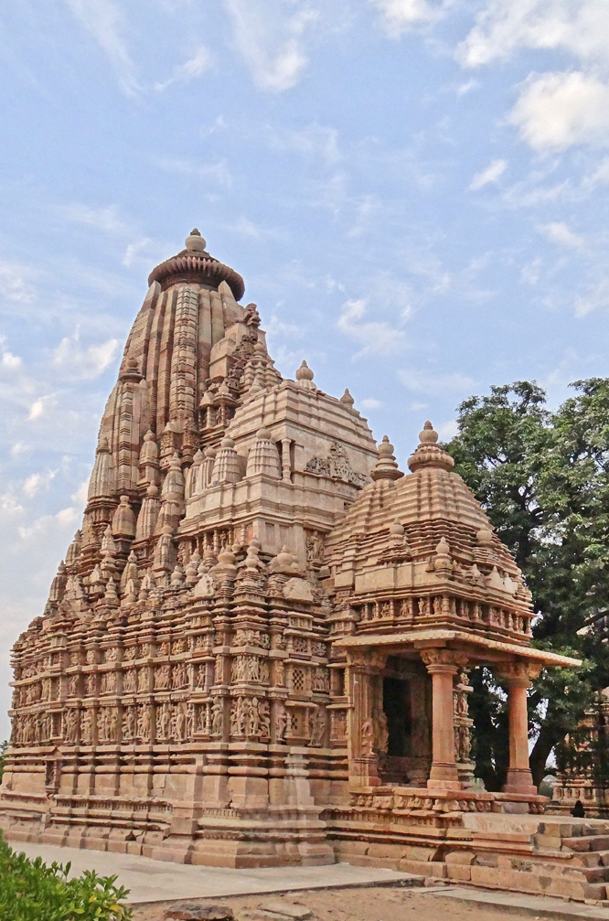 Khajuraho Bhagwan Parshvanatha Digamber Jain Mandir, Madhya Pradesh