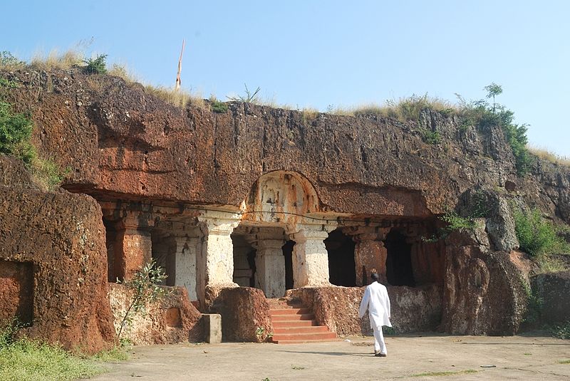 கரோசா குடைவரைக் கோவில், மகாராஷ்டிரா