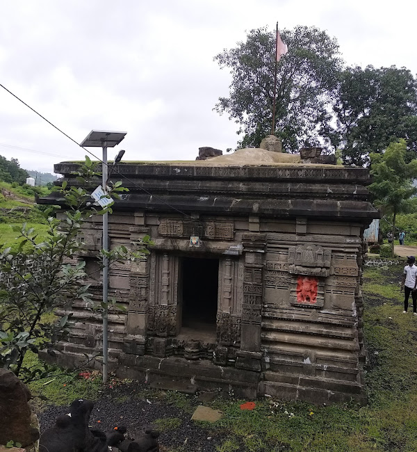 பூர் குகதேஷ்வர் சிவன் கோவில், மகாராஷ்டிரா