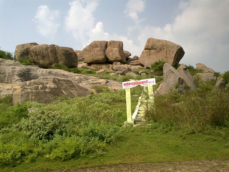 Sri Ennayiram Malai jain cave temple, Villupuram