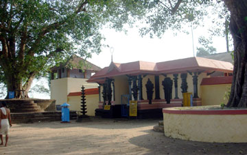 Thirunavai Sri Navaimukunthan Temple,  Kerala