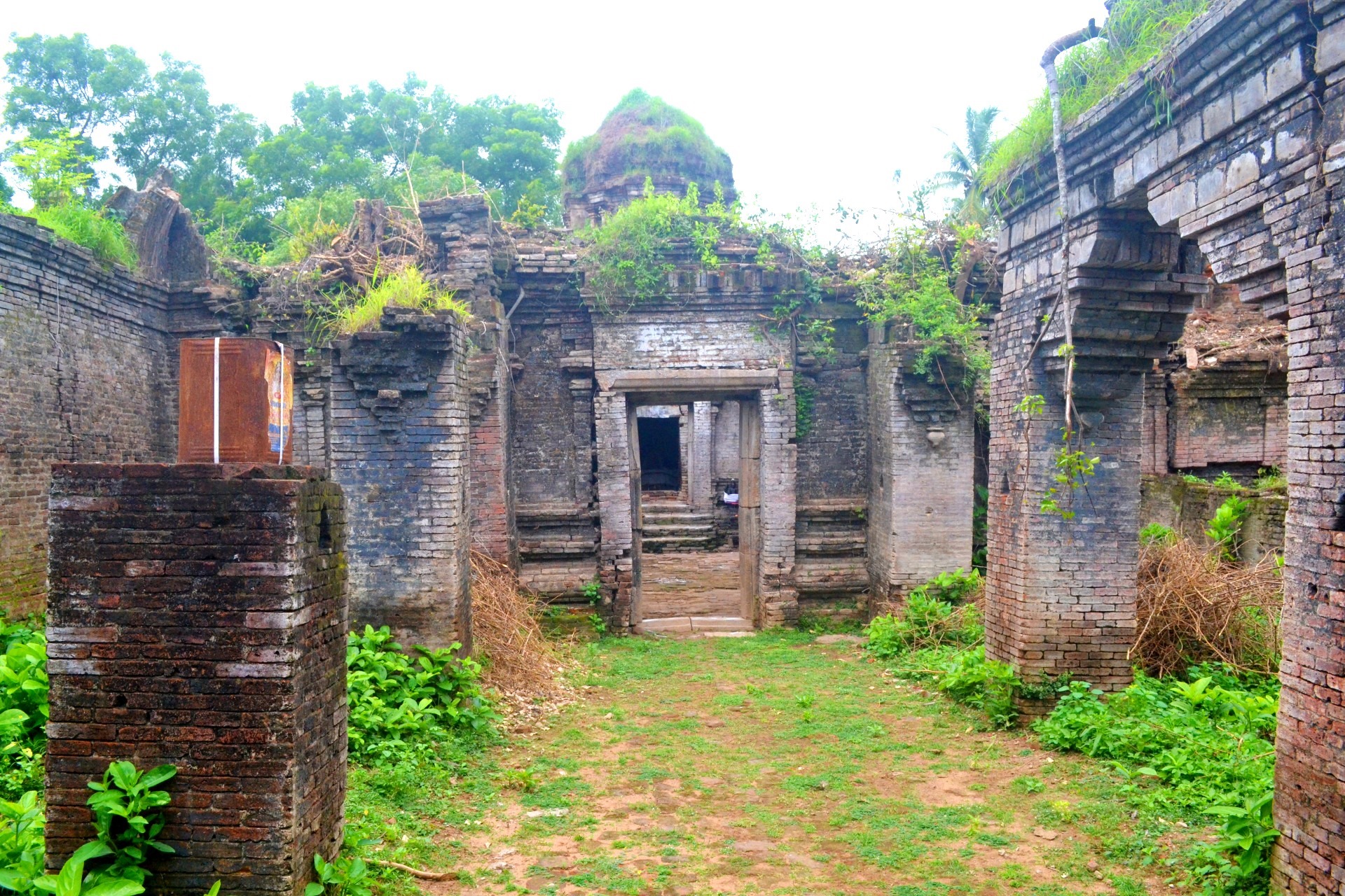 Sri Mangudi Sivaloganathar Shiva Temple